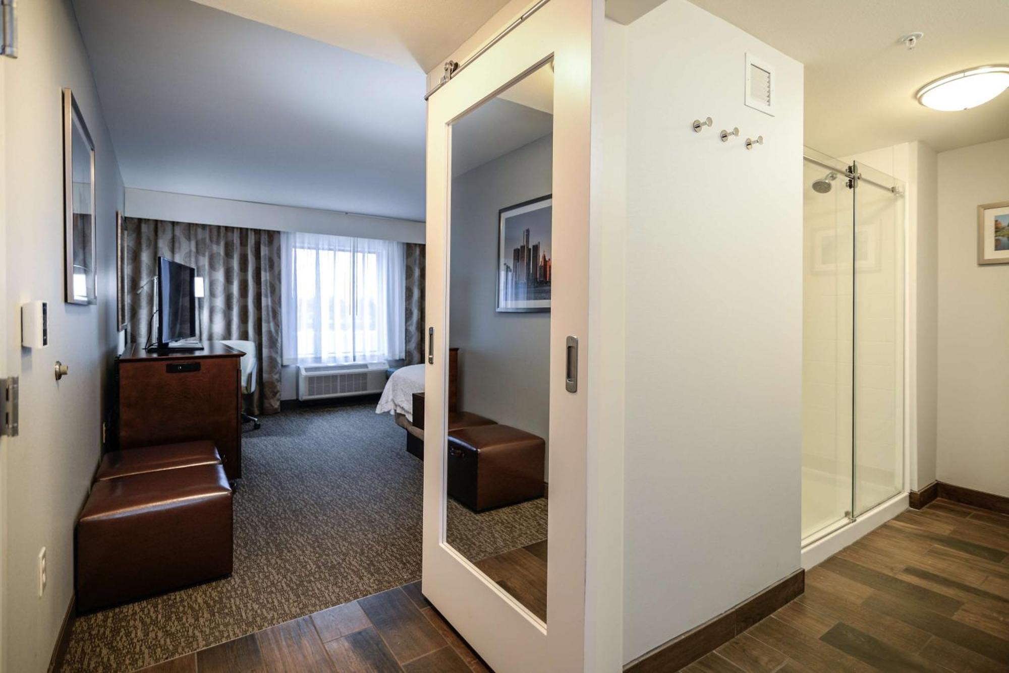 Hampton Inn Brighton Mi מראה חיצוני תמונה